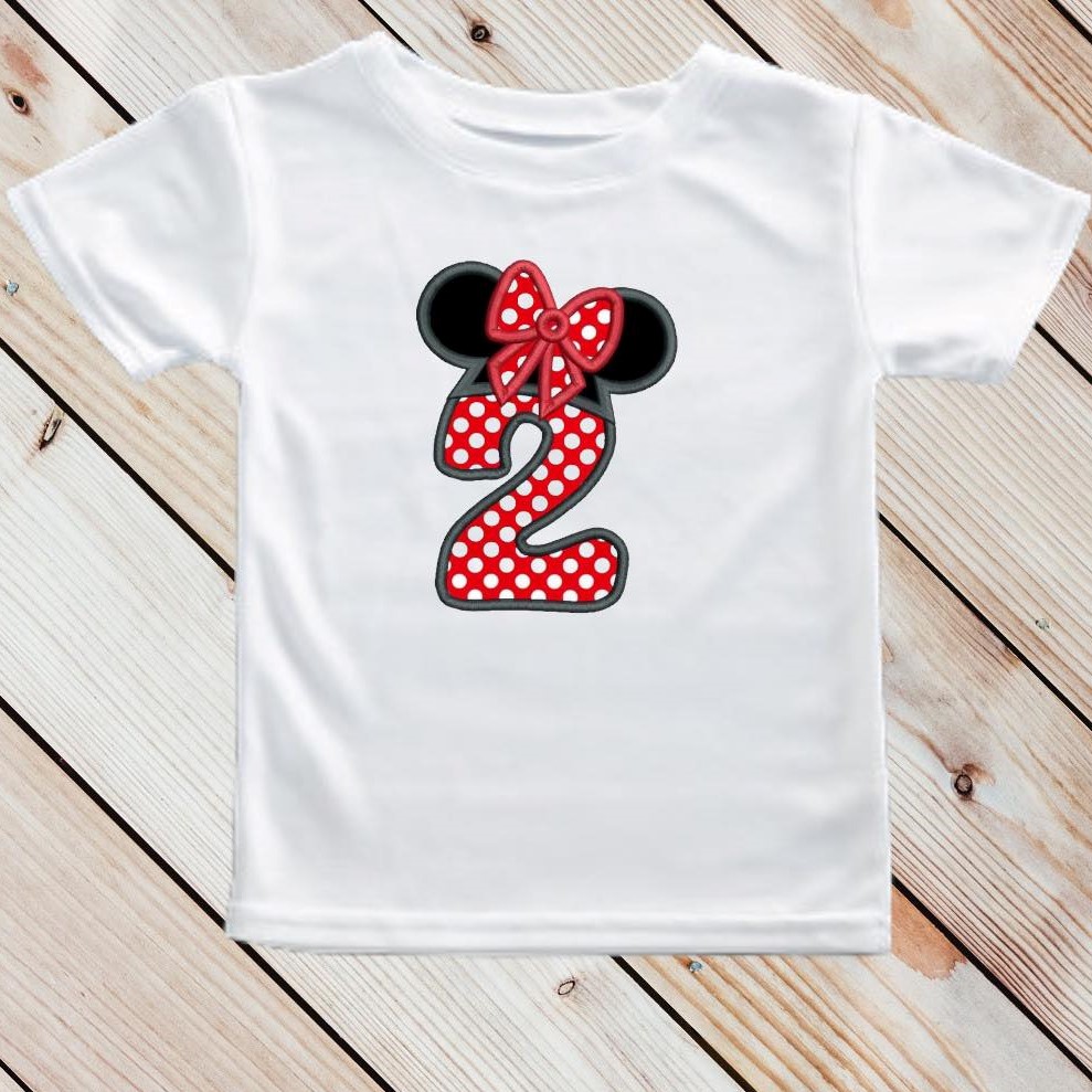 T-Shirt γενεθλίων με κεντημένο σχέδιο ηλικία και όνομα