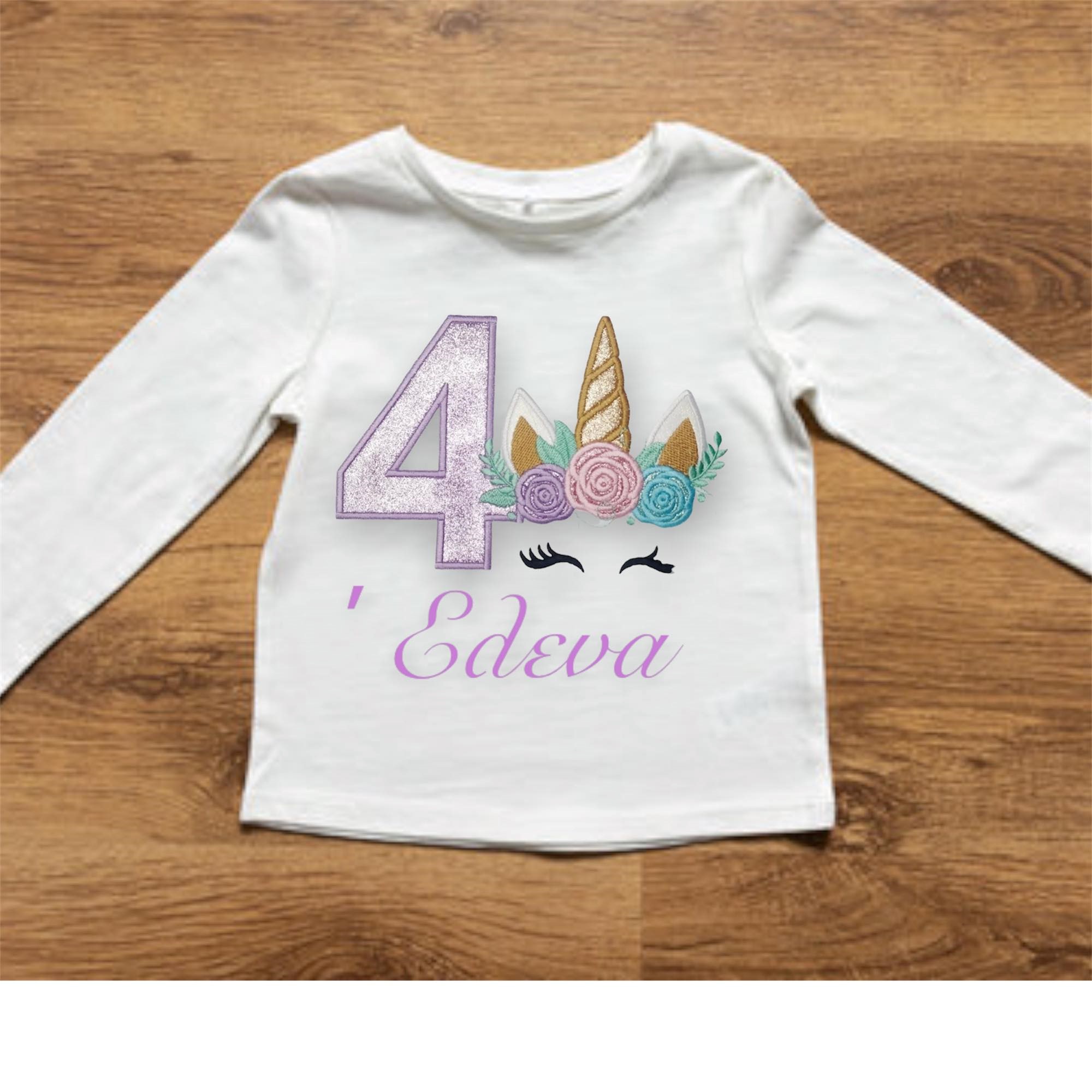 Μπλουζάκι γενεθλίων με κεντημένο σχέδιο ηλικία και όνομα Μονόκερος 2